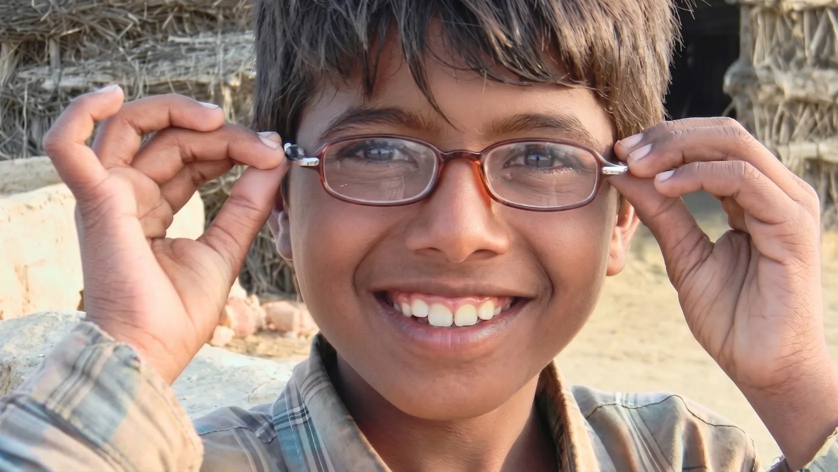 boy child woth spectacles